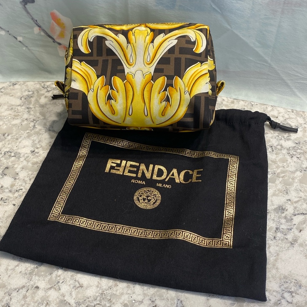 Fendace “Fendi x Versace” Toiletry Bag NEW - Picture 2 of 13